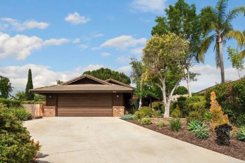 974 El Pajodo Pl, Vista, CA 92084-7036