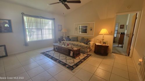 578 Grace St, Sebastian, FL 32958-4222