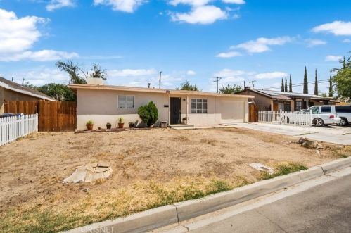 1109 Norberry St, Lancaster, CA 93535-3317