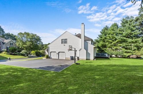 2 Mathews Ln, Somers Town NY  10589-2819 exterior