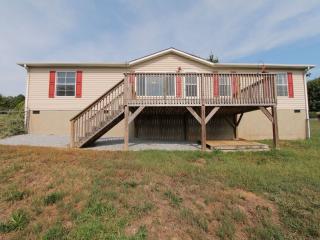 42 Dena Nix Ln, Hendersonville, NC 28792-8732