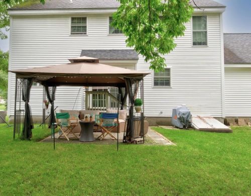 7 Lenox St, Somersworth NH  03878-1849 exterior