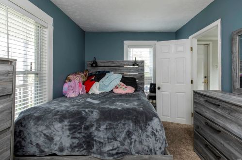 815 Liberty Dr, Mishawaka IN  46545-5905 exterior