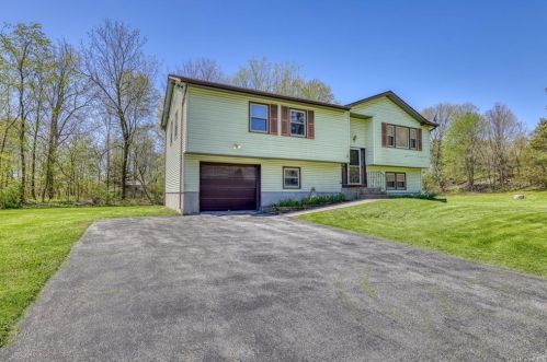 3 Locust Dr, Montgomery, NY 12549-1903