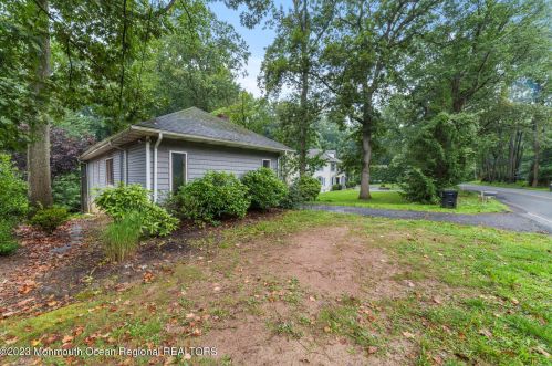 206 Red Hill Rd, Middletown, NJ 07748-2408