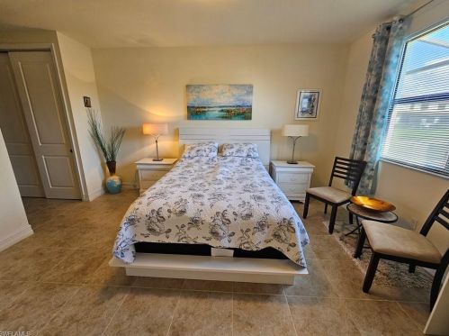 7914 Bristol Cir, Naples FL  34120 exterior