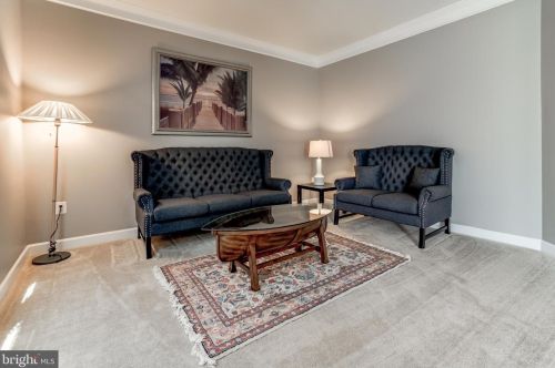 1021 Menlow Dr, Leesburg VA  20176-6564 exterior