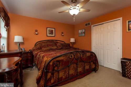 403 Stratford Ct, Lansdale PA  19446-6374 exterior