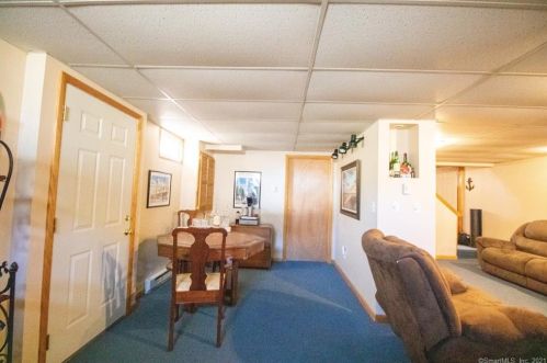 34 Lester St, United States Coast Guard Ac CT  06320-4327 exterior