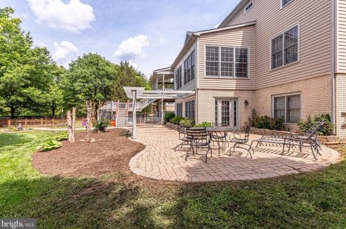 12664 Crabtree Falls Dr, Bristow VA  20136-2161 exterior