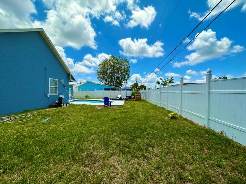 2062 Floresta Dr, Fort Pierce FL  34984-4706 exterior