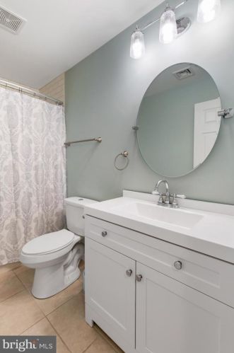 60 Silver Birch Dr, Lancaster PA  17602-7014 exterior