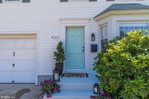 422 Magnolia Dr, Yardley, PA 19067-2161