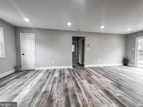 1229 Longview Dr, Woodbridge VA  22191-2955 exterior