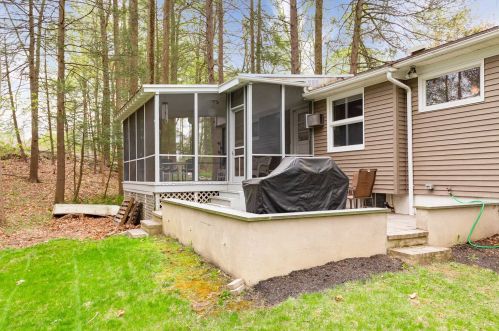 52 Timberline Dr, Poughkeepsie NY  12603-5546 exterior