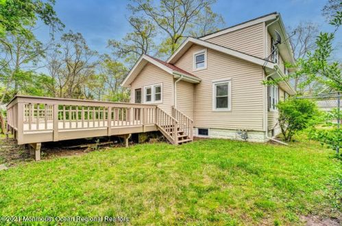 226 Davis Ave, Lacey NJ  08731-3519 exterior