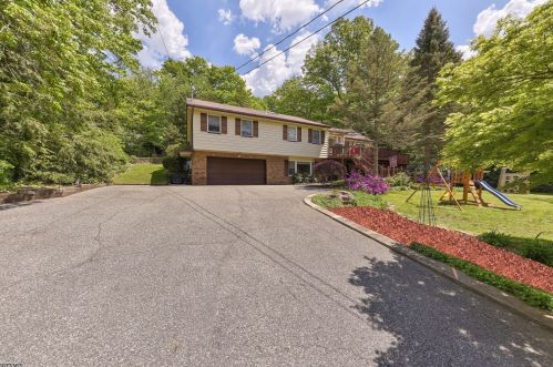 14 Orchard Rd, Skyline Lakes, NJ 07456-2141