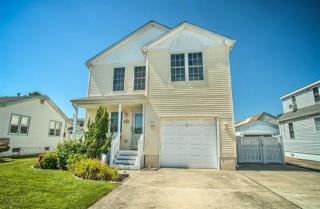 320 11th Ave, Wildwood Crest, NJ 08260-5606