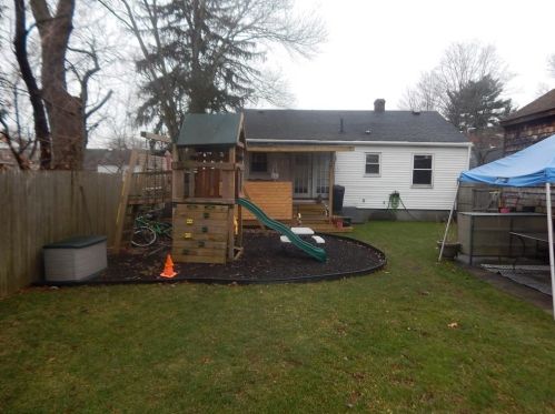 5 Berwick Ave, Providence RI 02911-1040 exterior