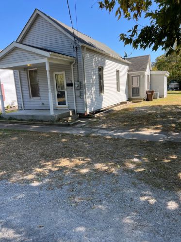 338 2nd St, New Harmony, OH 45176-1320