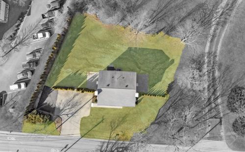 476 Grn End Ave, Middletown RI 02842-5626 exterior