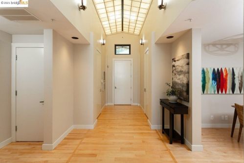 59 Bay Forest Dr, Oakland, CA 94611-1054