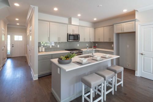 182 Hudson View Ter, Hyde Park, NY 12538-3542