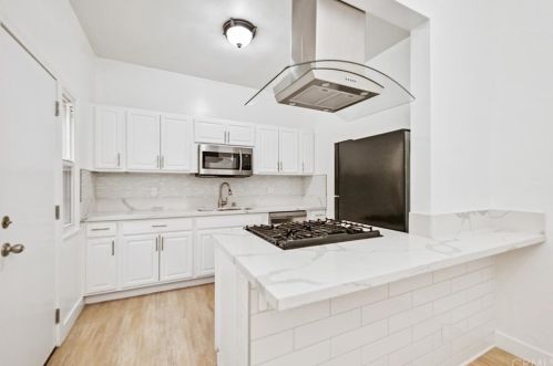 3325 2nd St, Long Beach, CA 90803-5287