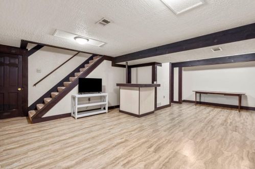 12 Heritage Ln, Trafford PA  15085-1323 exterior