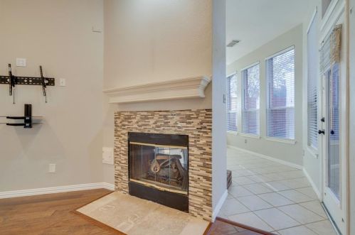 713 Sierra Ln, Lewisville TX  75028-7186 exterior