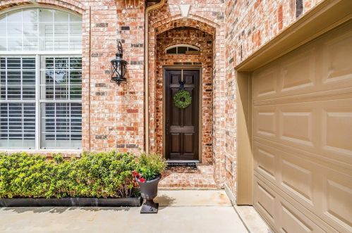 3133 Myrtice Dr, Lewisville TX  75022-0968 exterior