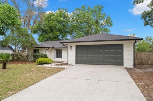 17536 Shadyside Cir, Lutz, FL 33549-5609