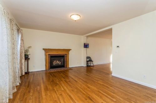 65 Greenvale Cir, White Plains NY  10607-1601 exterior