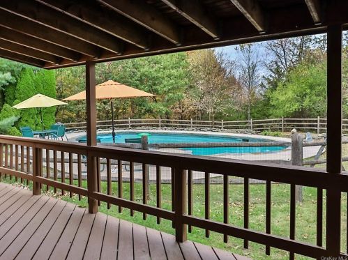 25 Foley Rd, Warwick NY  10990-2822 exterior