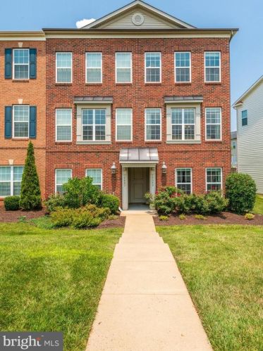 15399 Rosemont Manor Dr, Haymarket VA  20169-6271 exterior