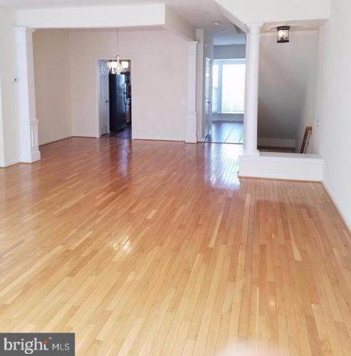 8197 Singleleaf Ln, Lorton VA  22079-5666 exterior