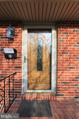 2019 Elgin St, Wilmington, DE 19808-5603
