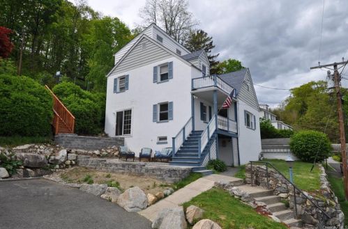 13 Oak Ave, Highland Falls NY  10928-1308 exterior