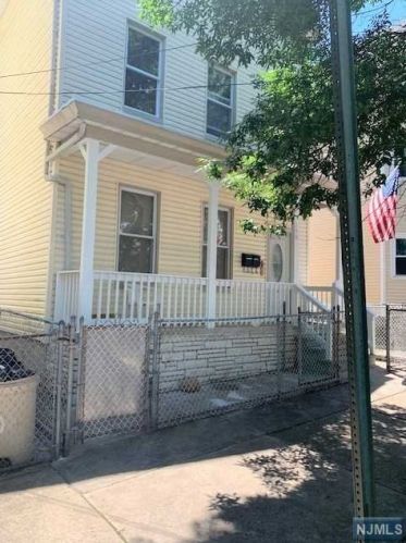 148 5th St, Paterson, NJ 07522-1331