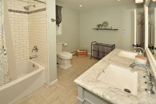 1 Jacobs Hill Rd, Ellington CT  06029-3117 exterior