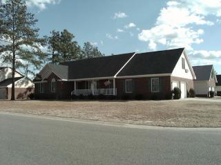 6824 Jacobs Creek Cir, Fayetteville NC  28306-4561 exterior