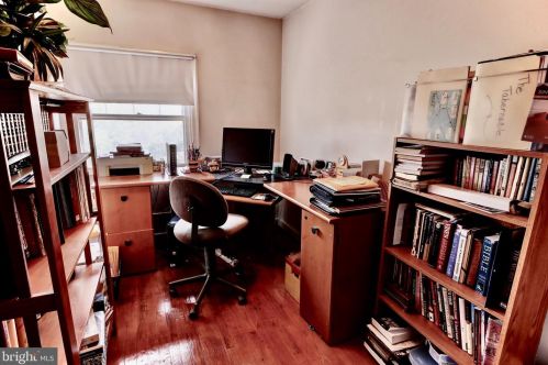 2453 Mercer St, Harrisburg PA  17104-2132 exterior