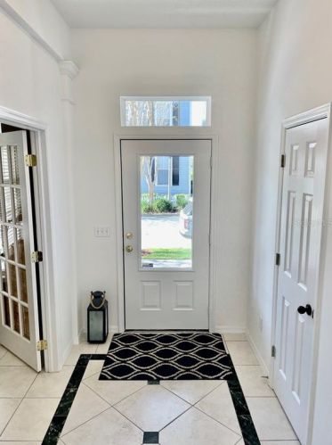 807 Lake Evalyn Dr, Kissimmee FL 34747-4804 exterior