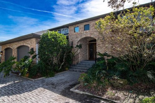 708 Apalachee Dr, Saint Petersburg, FL 33702-2724