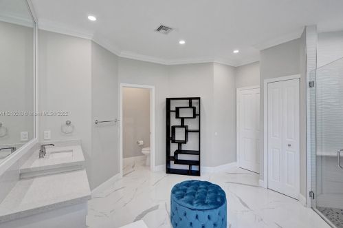 3821 185th Ave, Hollywood FL  33029-2712 exterior