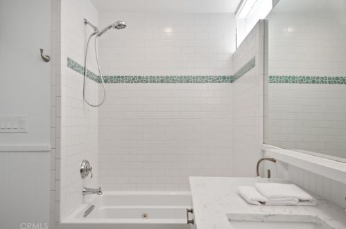 317 8th St, Manhattan Beach CA  90266-5629 exterior