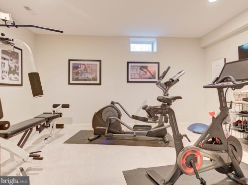 20500 Stone Fox Ct, Leesburg VA 20175-7223 exterior