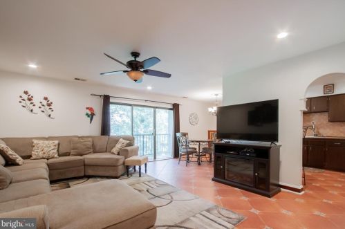 198 Wyndham Pl, Trenton, NJ 08691-3138