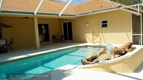 6910 Royal Palm Beach Blvd, West Palm Beach FL  33412-1860 exterior