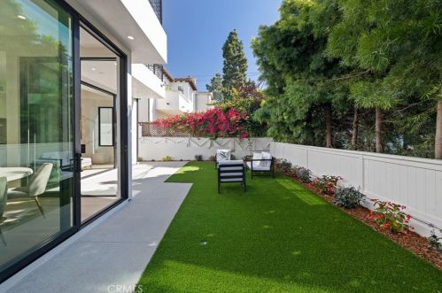 1813 Walnut Ave, Manhattan Beach CA  90266-5018 exterior